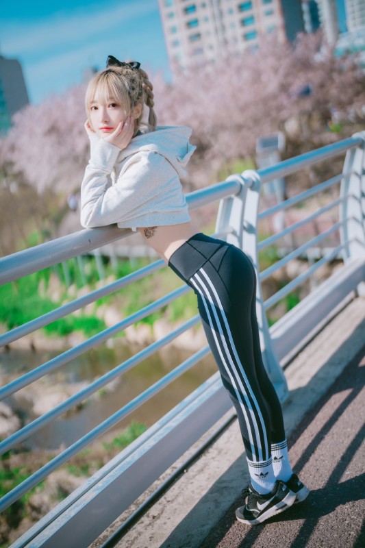 HaNaRi’s [Loose and Tight : Adidas Stripes] preview 5