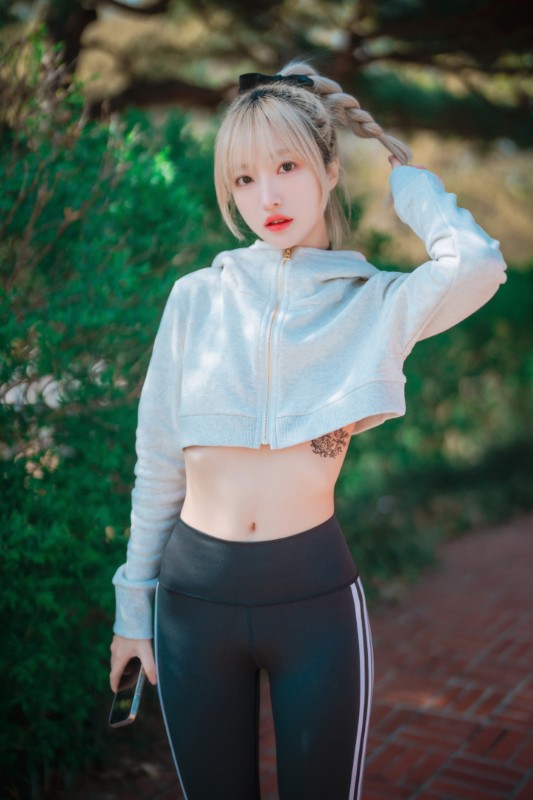 HaNaRi’s [Loose and Tight : Adidas Stripes] preview 11