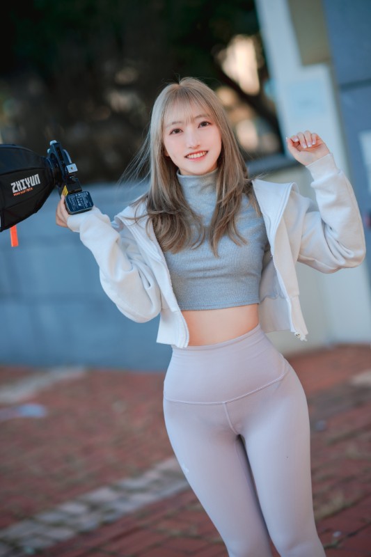 HaNaRi’s [Loose and Tight : Silver] preview 12