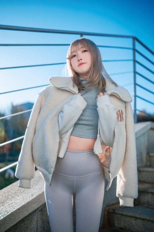 HaNaRi’s [Loose and Tight : Silver] preview 8