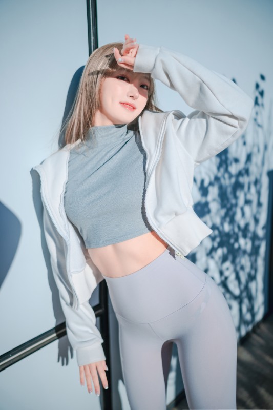HaNaRi’s [Loose and Tight : Silver] preview 7