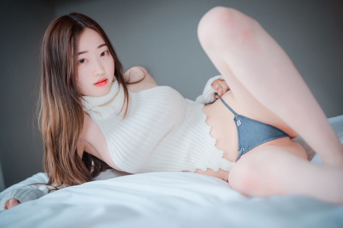 Jiwon’s [Knit and Denim] preview 2