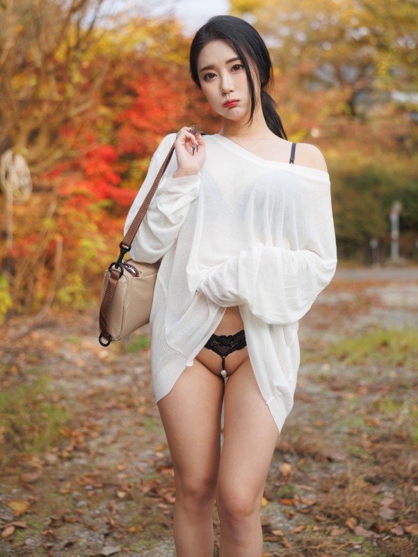Bomi Vol.36 – [Outdoor exposure – Purpose of hiking] preview 9