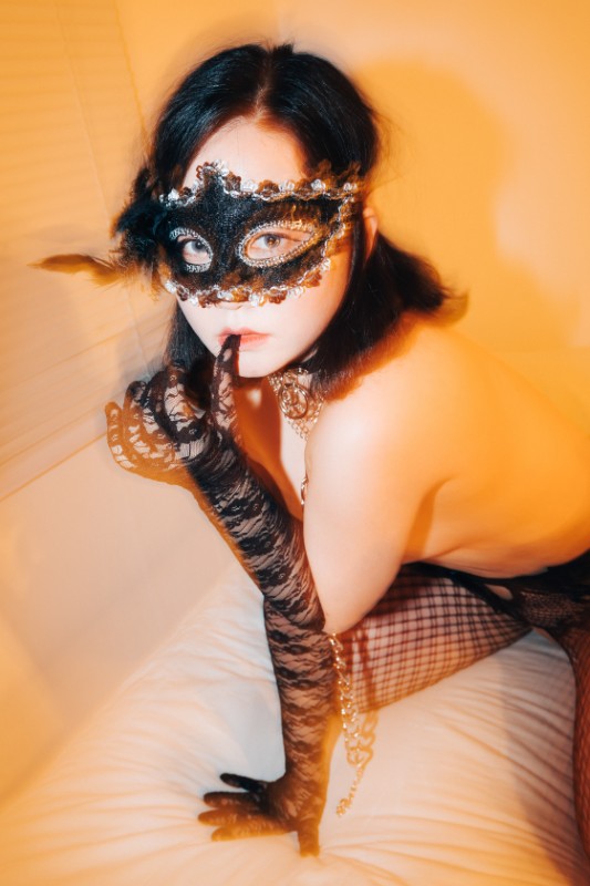 Q Model – [Secret Club] preview 12