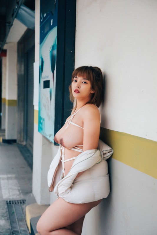 Mina – [Hostage] preview 1