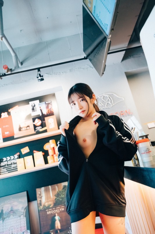 SonSon – [Cinema Girl] preview 3