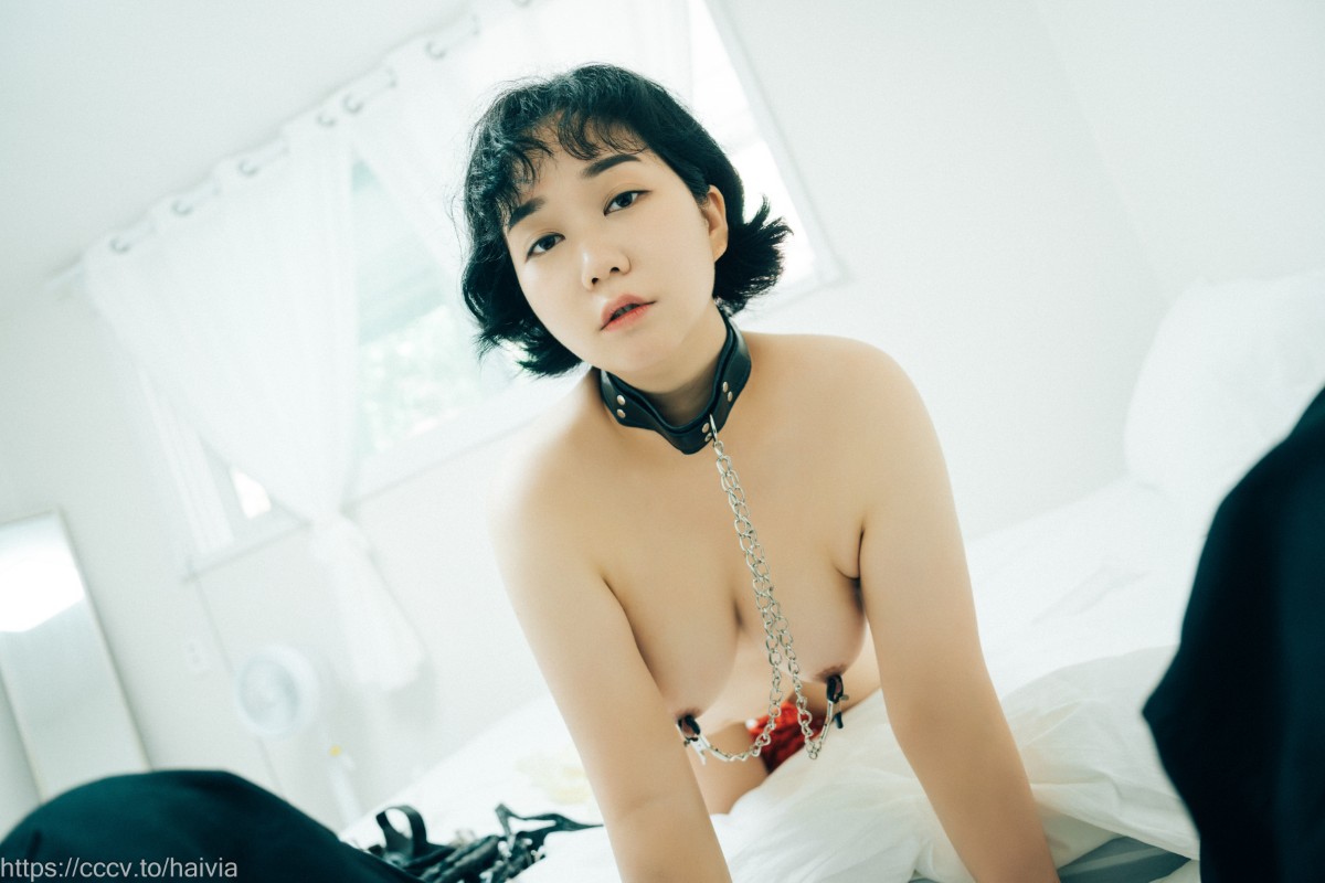 Q Model – [Door To Door SalesGirl] preview 1