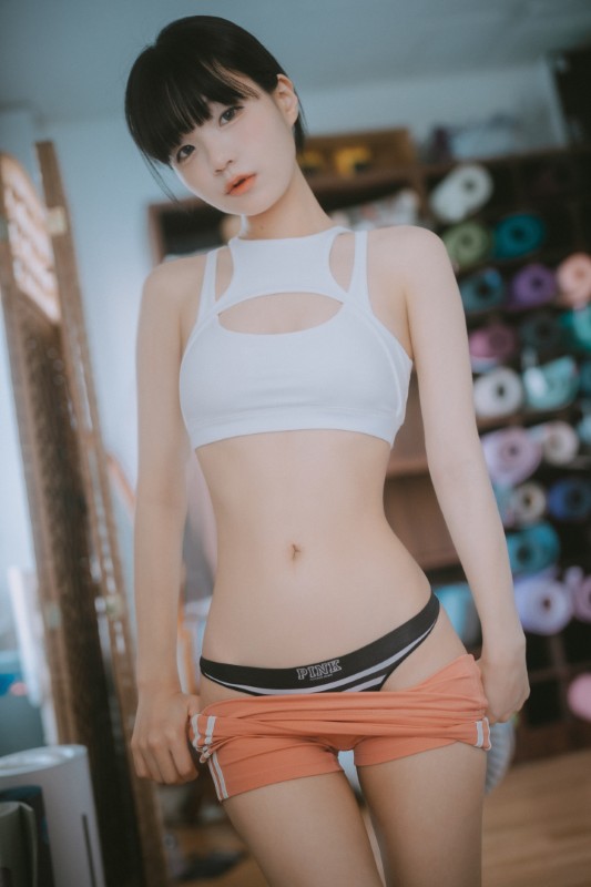 Jenny – [Loose and Tight – Extended & Cropped] preview 3