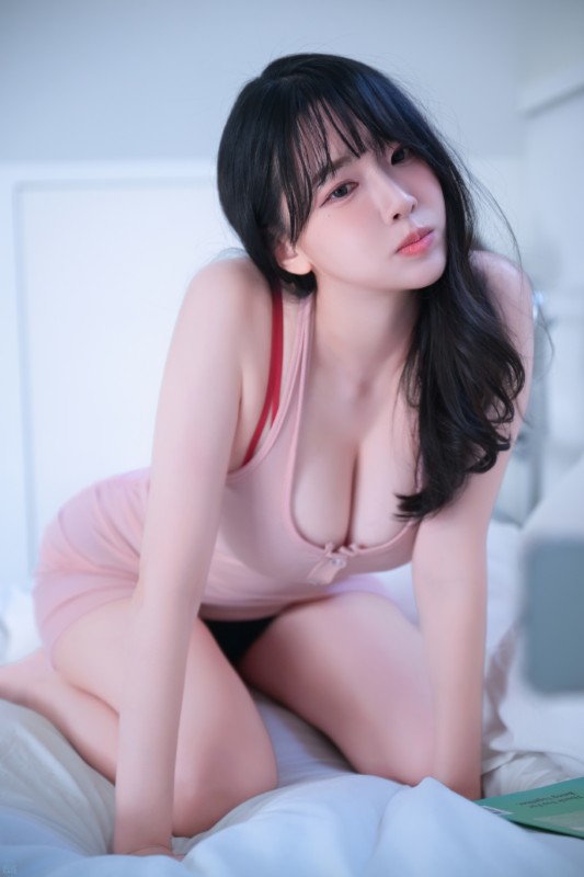 Ahrin – [Eat And Sleep] preview 2