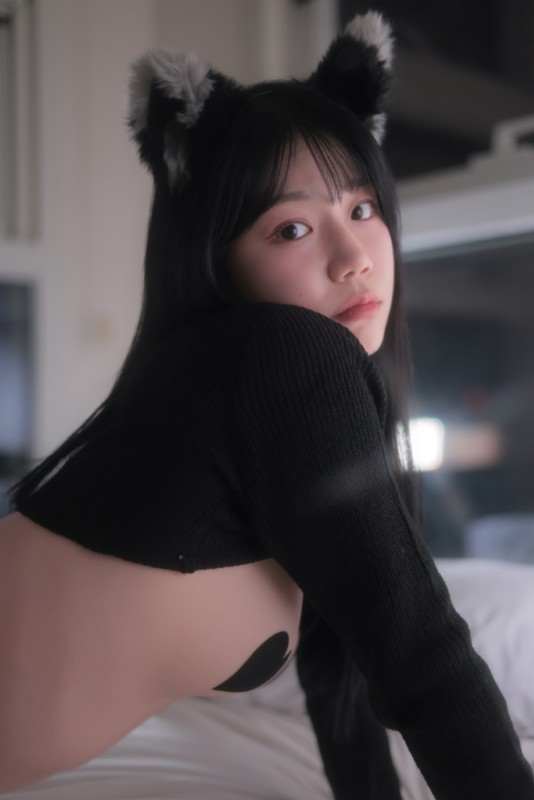 Yui – [Night Cat] preview 1