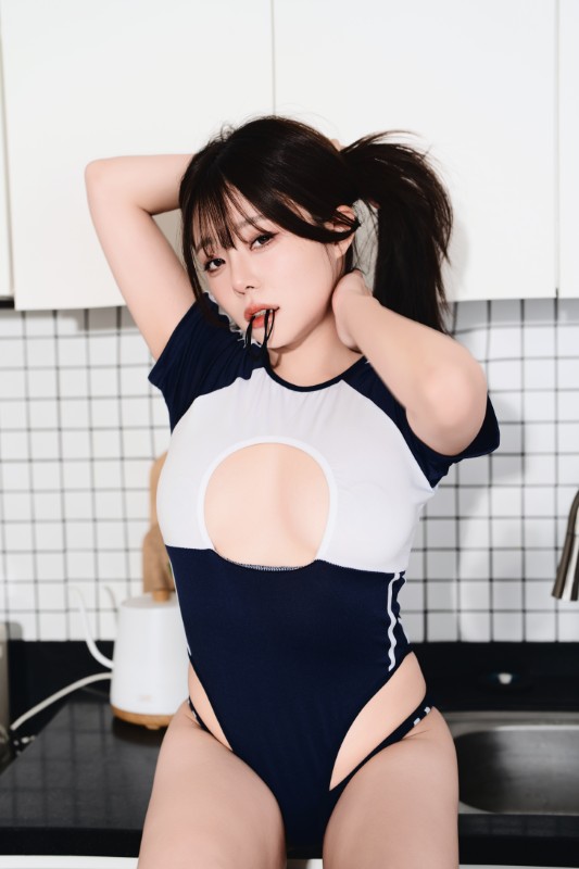 Ena – [December Pictorial] preview 6