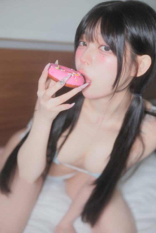 Yudii – [Donuts & Milk Chocolate] preview 9