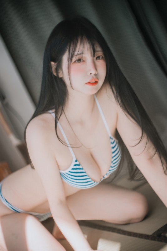 Momorina – [Spring & Lover] preview 9
