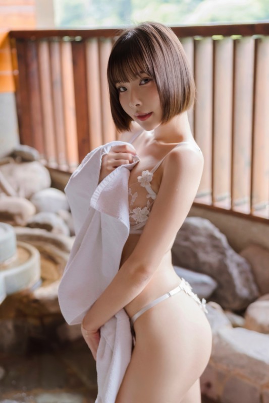 Vicky – [Secret Hot Spring] preview 9