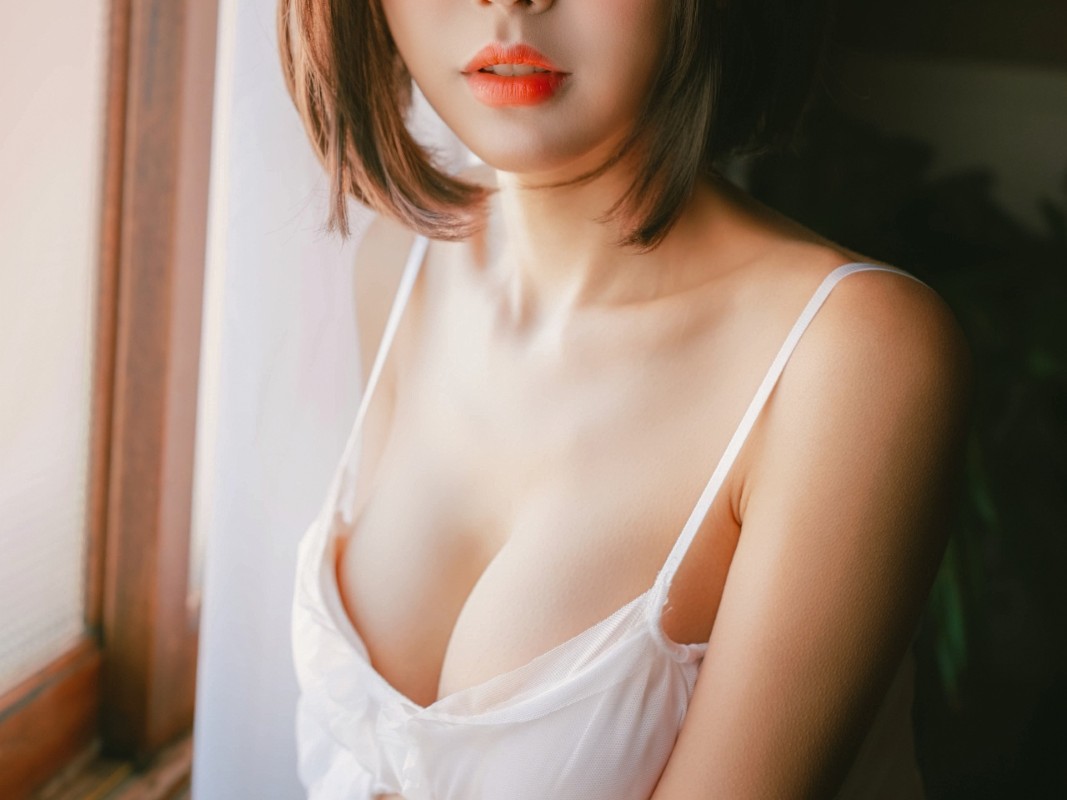 Yu Sujeong – [The Allure of White]