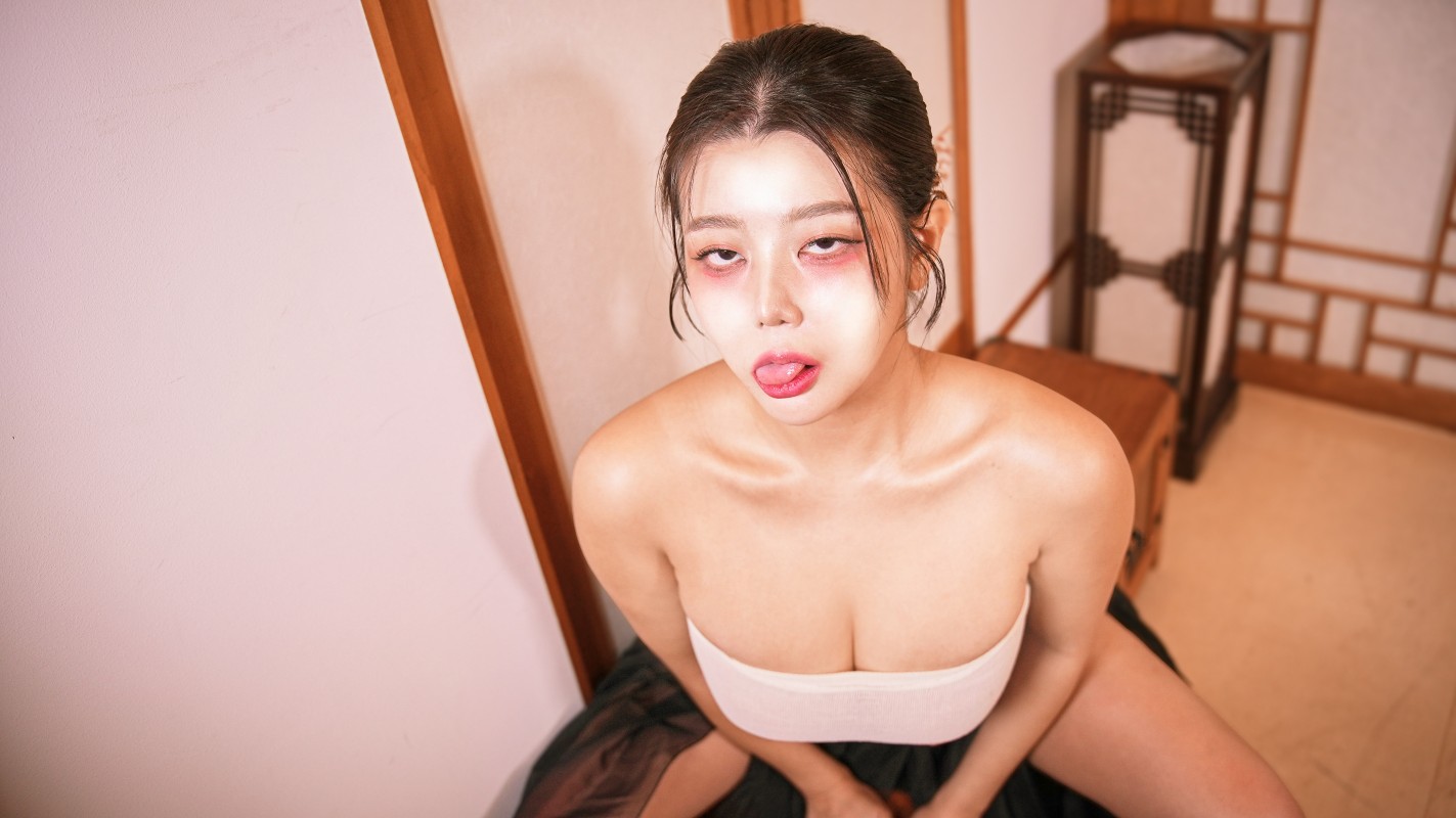 Yuni – [A Shallow Old-fashioned Woman] preview 12