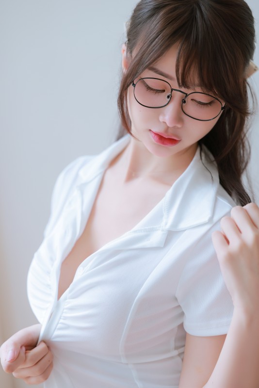 Tina – [Office Look] preview 10