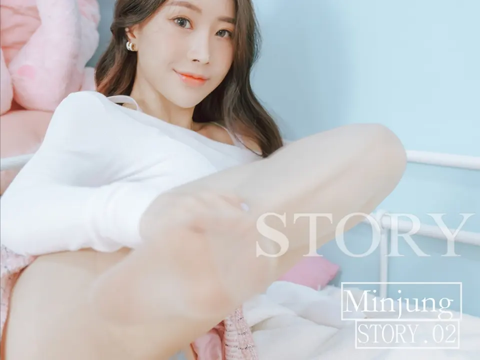 Minjung Vol.02 – [My First Ever Web Photo: Blue in Pink]