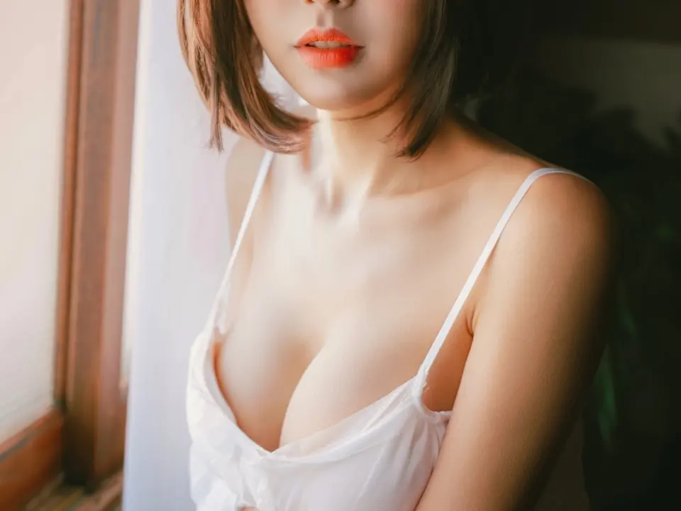 Yu Sujeong – [The Allure of White]